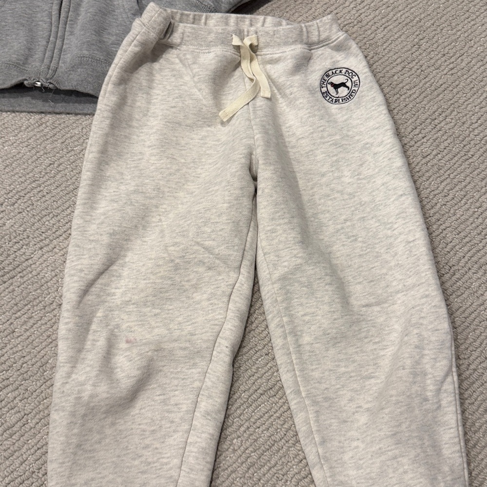The black dog Martha’s Vineyard sweatshirt and sweatpants - Picture 3 of 8